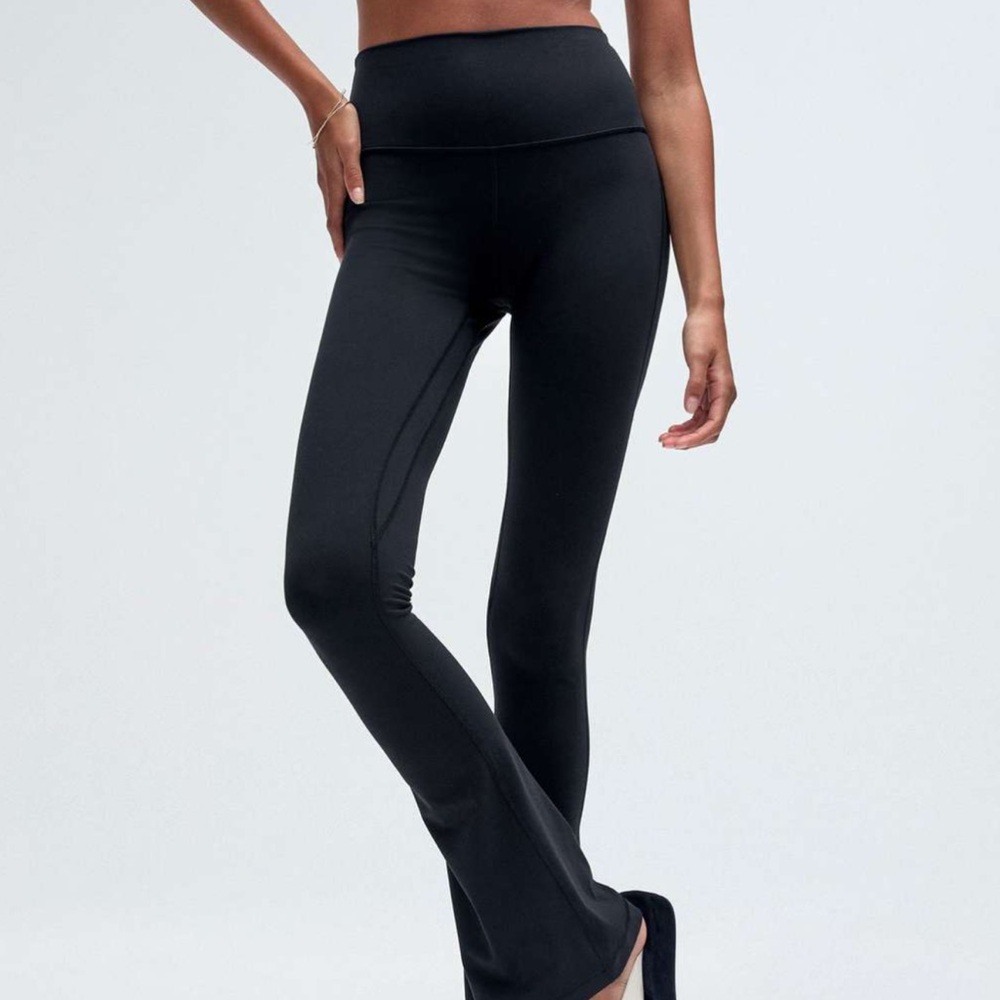 Lululemon Align Mini-Flare Pant *Tall
Black